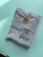 Load image into Gallery viewer, Schnauzer Bluebells T-Shirt - grey L
