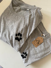 Load image into Gallery viewer, Paw print T-Shirt - M + XL