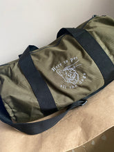 Load image into Gallery viewer, ‘Here to pet all the dogs’ Barrel bag- For dog lovers