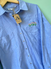 Load image into Gallery viewer, PRE-LOVED - Tulips Bee Shirt - Blue
