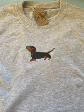 Load image into Gallery viewer, OLD STOCK Dachshund T-shirt- grey- m
